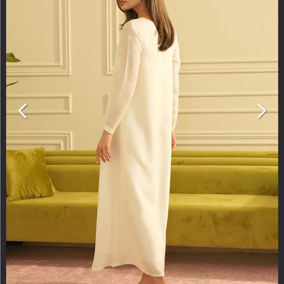 Elegant Cream Pakistani two piece outfit - Picture 6 of 11